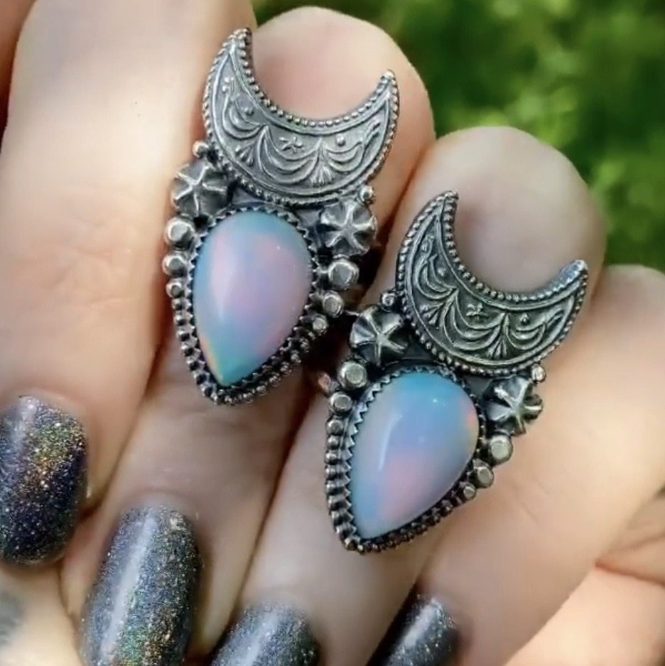 Vintage Shape Moon Rings