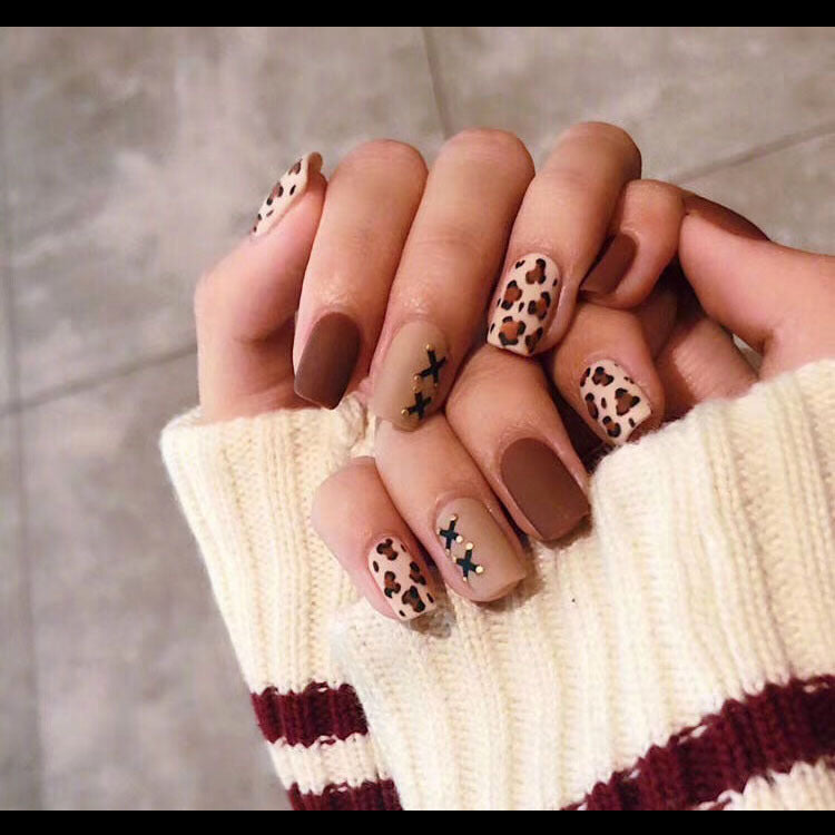 Graffiti Pattern Wearable Fake Nails