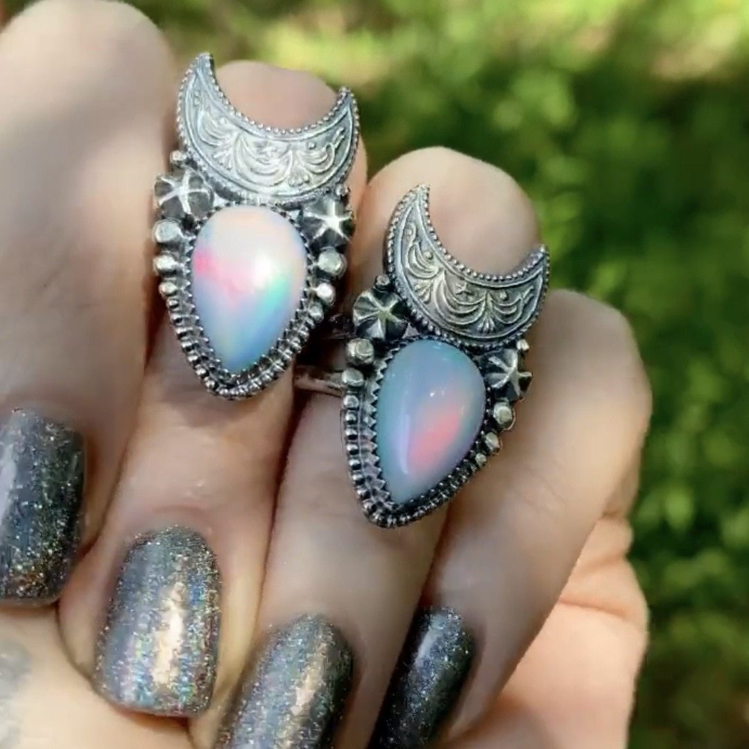 Vintage Shape Moon Rings